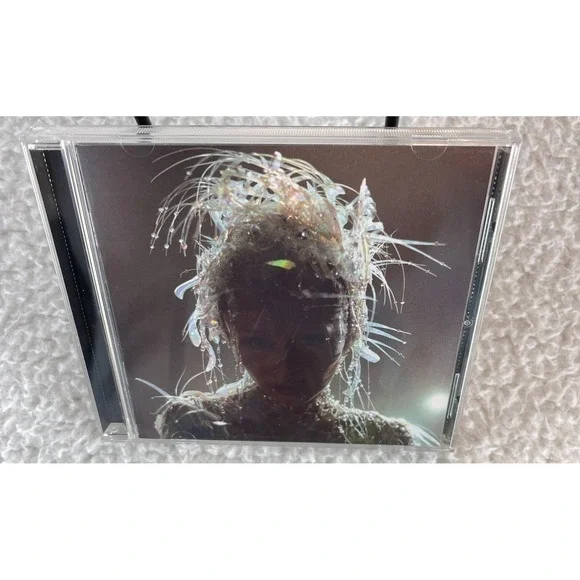 Miley Cyrus Something‎ Beautiful CD Hand Signed Exclusive Photograph Insert - Picture 3 of 5